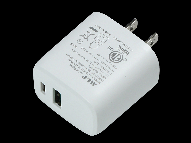 B35 PD20W+QC18W 中規充電器