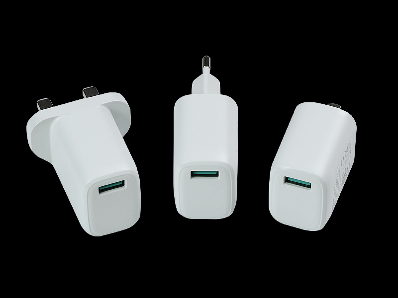 B36 QC18W 美規充電器
